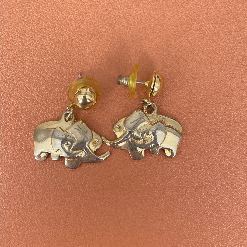 Pair of Vintage Dangly Elephant‎ Earrings